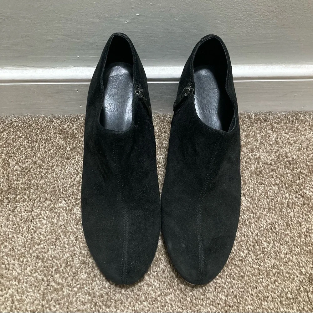 4/$10 - Vince Camuto Heeled Ankle Boots - Picture 3 of 8